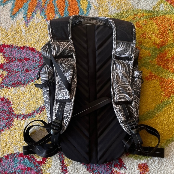 patagonia ultralight black hole tote pack - 27 liters occasion_work K&F CONCEPT Camera Backpack, Color:LE Thin Blue Line Carried as a rucksack